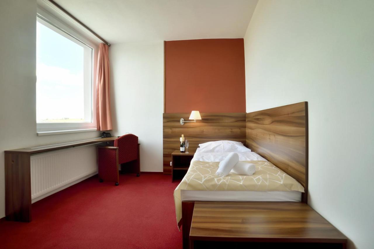Hotel Palcat Tabor Exterior photo